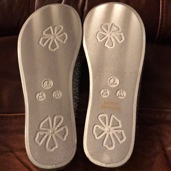 NAMES Flower Sandal - Picture 7 of 8